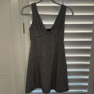 TopShop V Neck Dress w plaid pattern size 2 - worn once!
